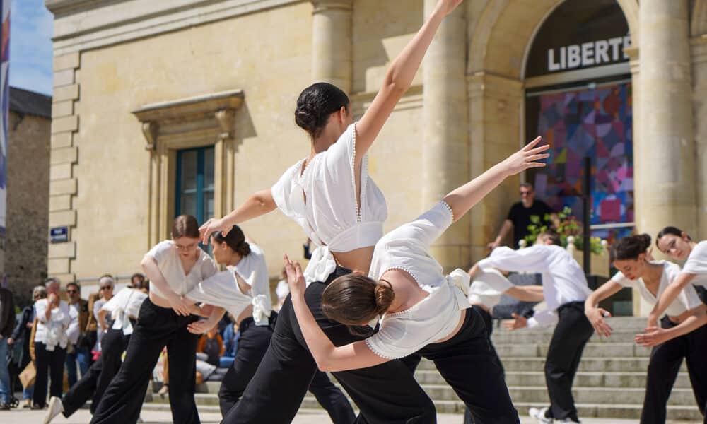 Laval French Touch feat. Dance All Ground